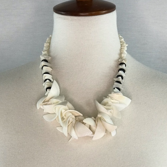 Vintage Natural Puka Shell & Seashell Chunky Statement Necklace - Picture 2 of 7